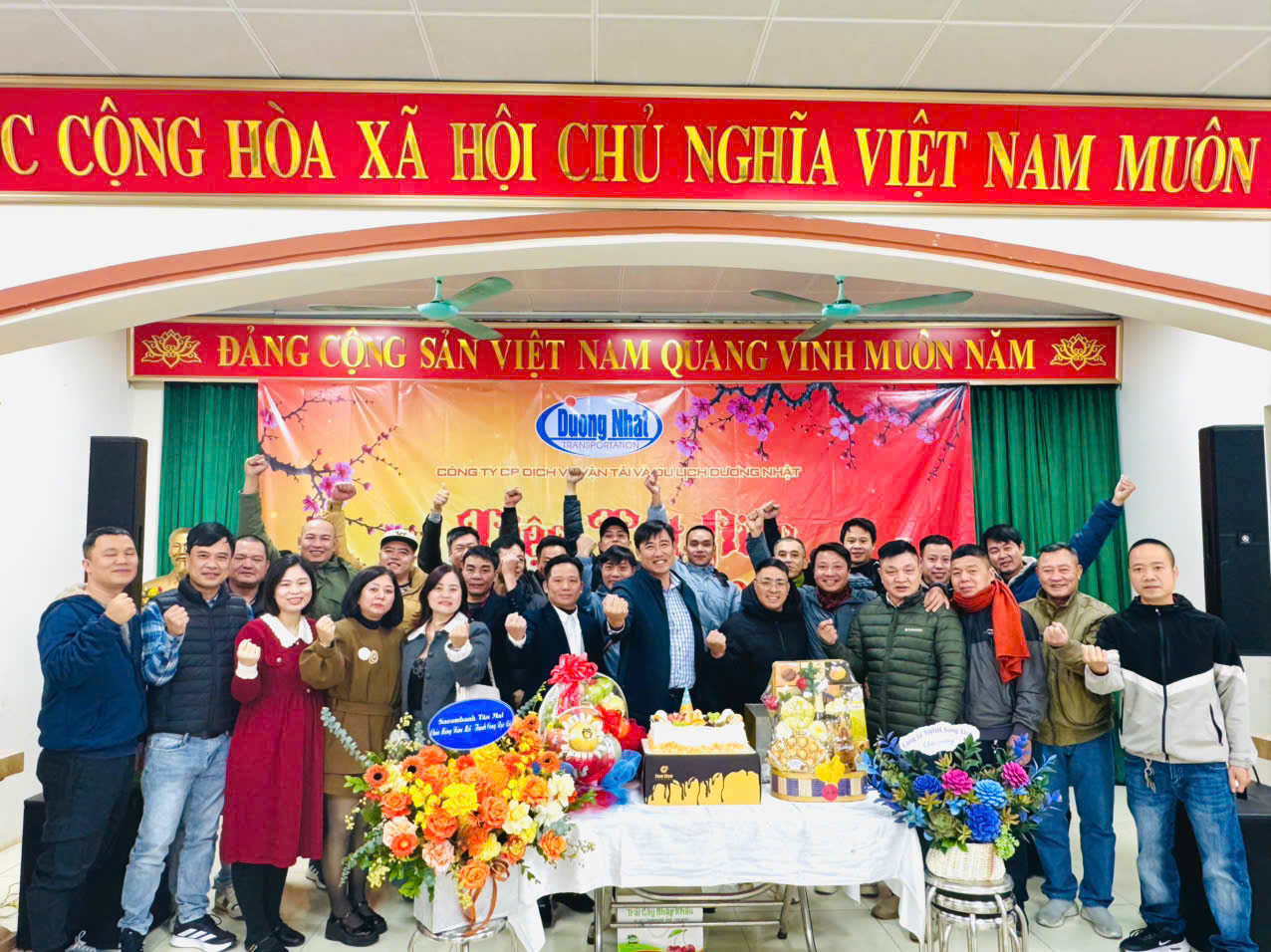 Tiệc tất niên Công ty Cổ phần Dịch vụ Vận tải & Du lịch Dương Nhật